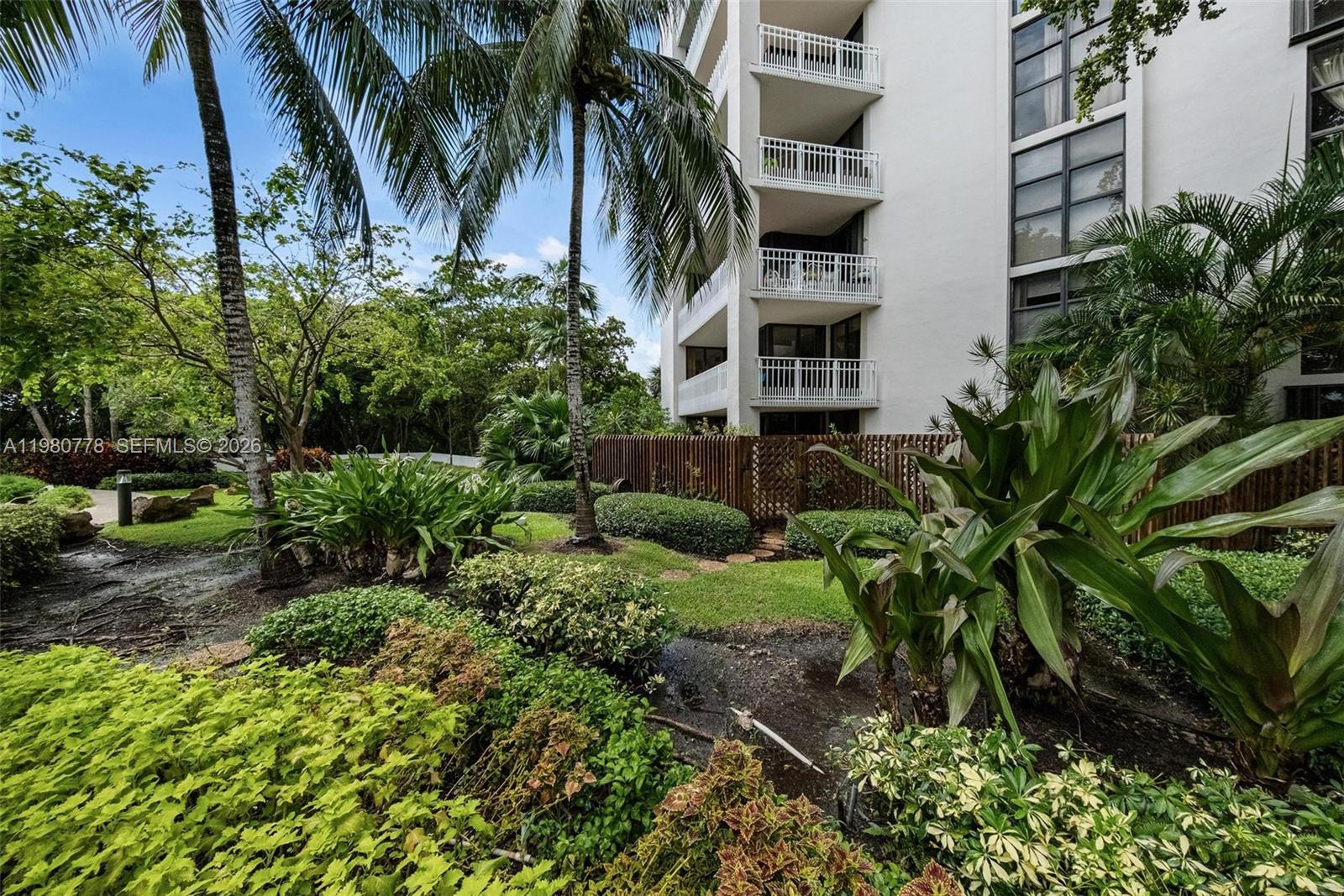 TOWERS OF QUAYSIDE CONDO - Residential Lease