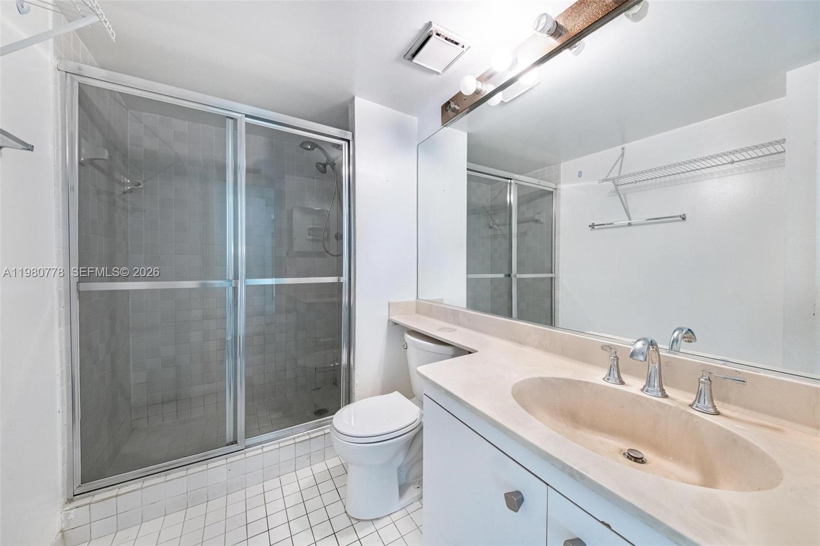 TOWERS OF QUAYSIDE CONDO - Residential Lease