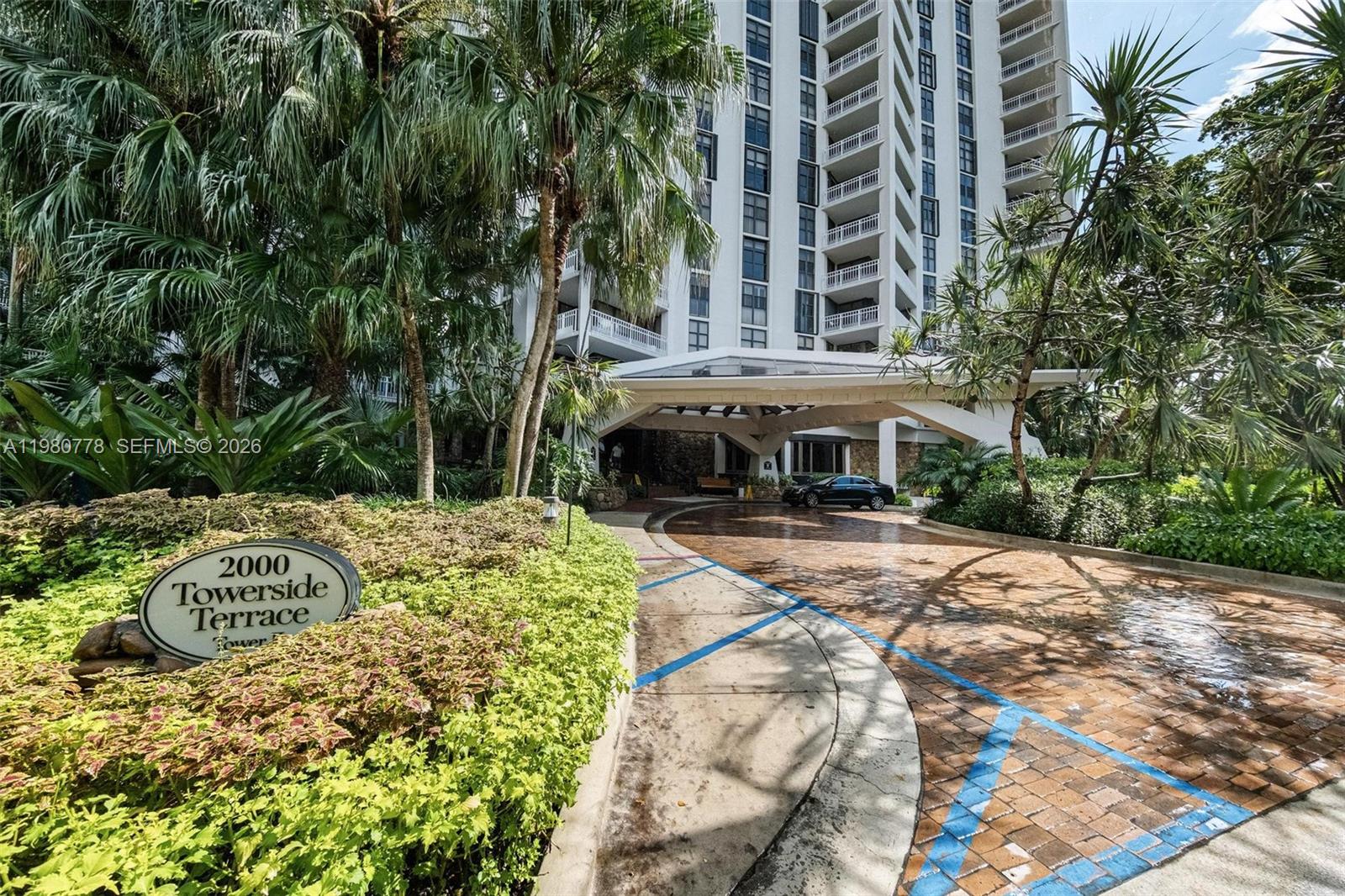 TOWERS OF QUAYSIDE CONDO - Residential Lease