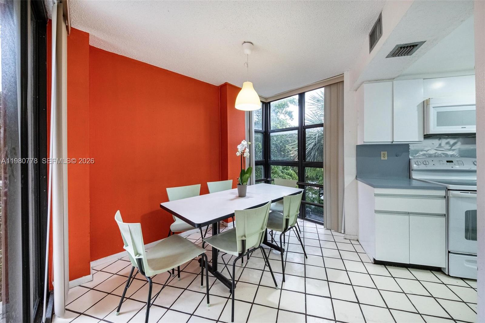 TOWERS OF QUAYSIDE CONDO - Residential Lease