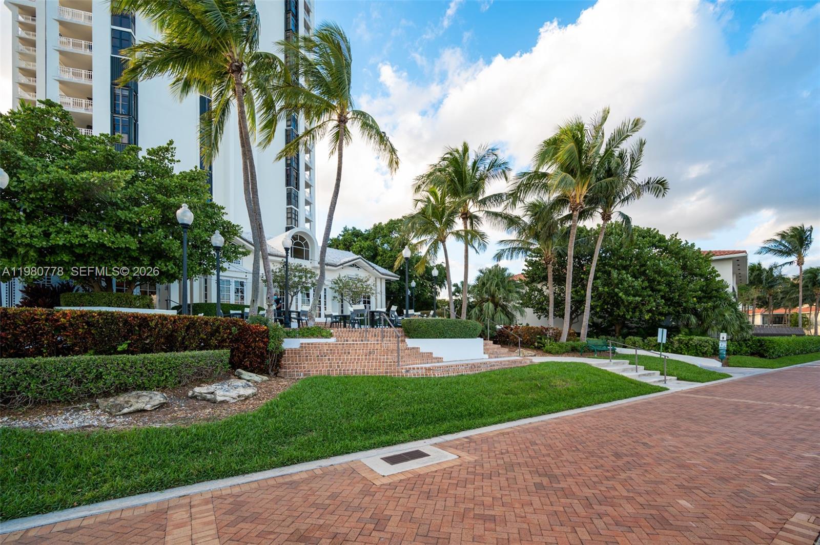 TOWERS OF QUAYSIDE CONDO - Residential Lease