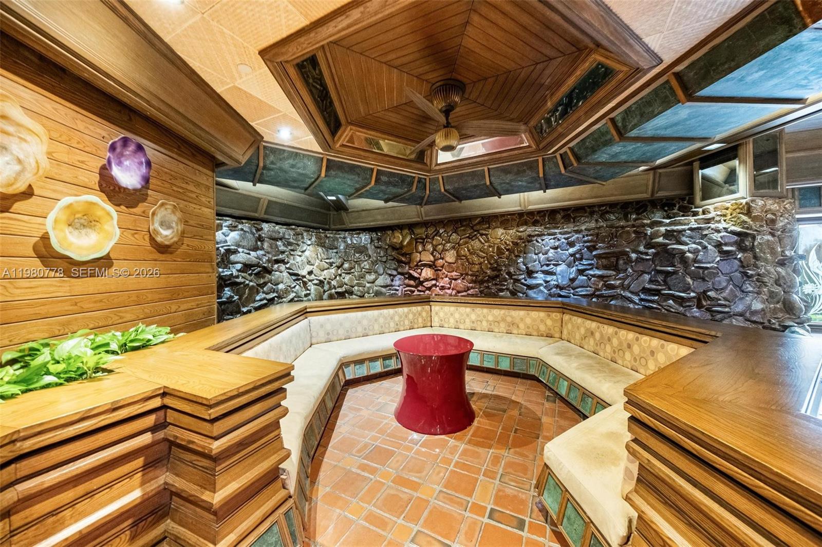 TOWERS OF QUAYSIDE CONDO - Residential Lease