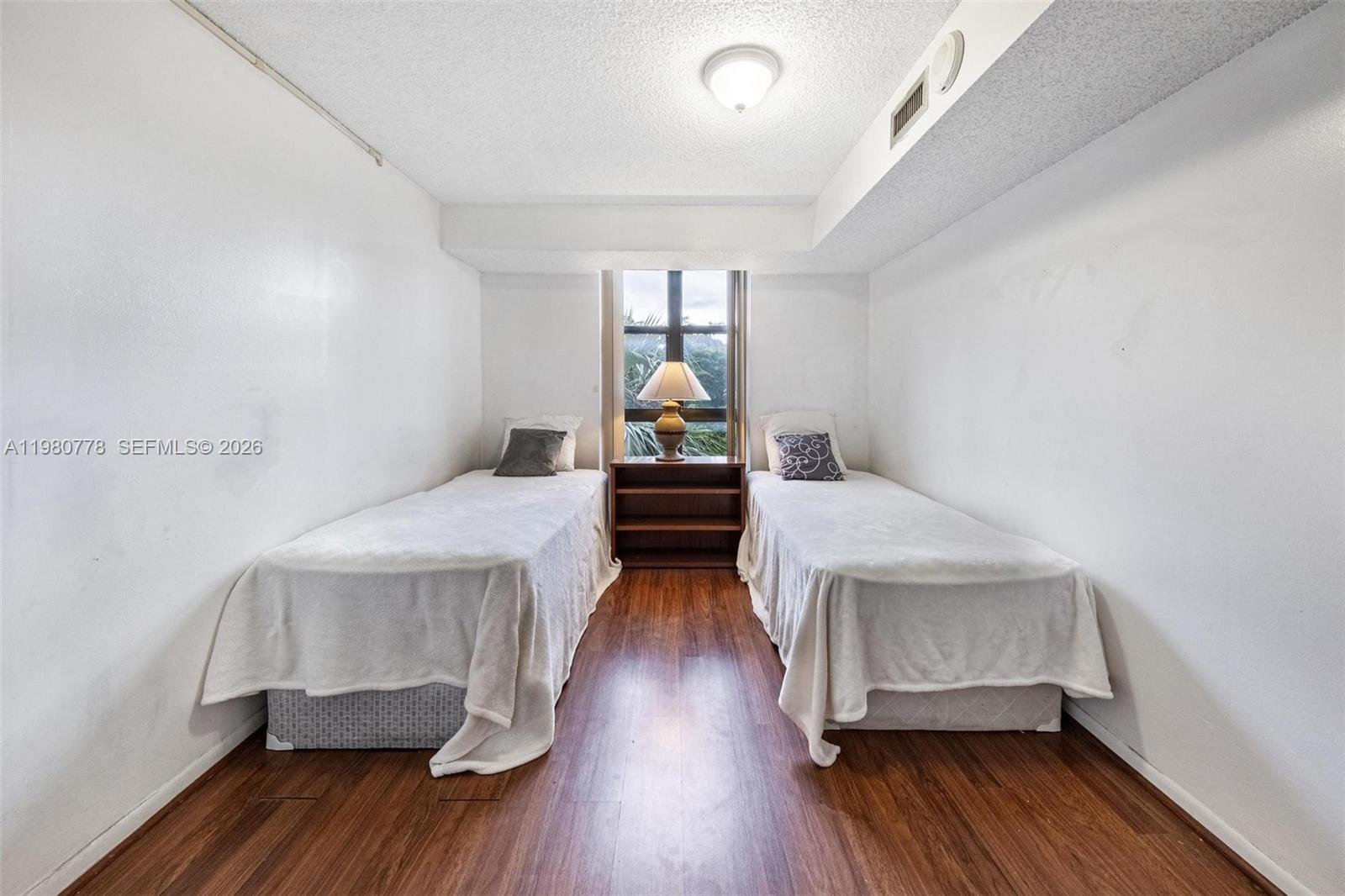 TOWERS OF QUAYSIDE CONDO - Residential Lease