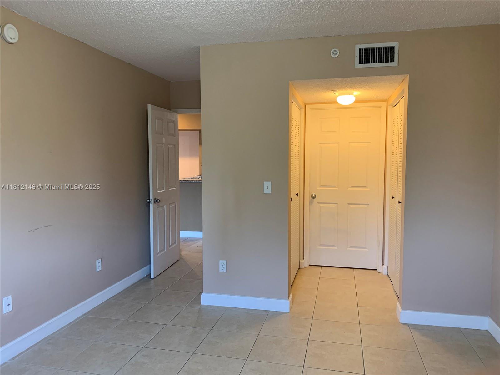 ROYAL GRAND CONDO - Residential Lease