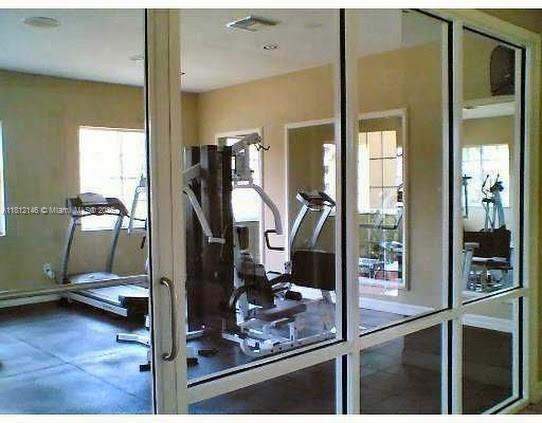 ROYAL GRAND CONDO - Residential Lease