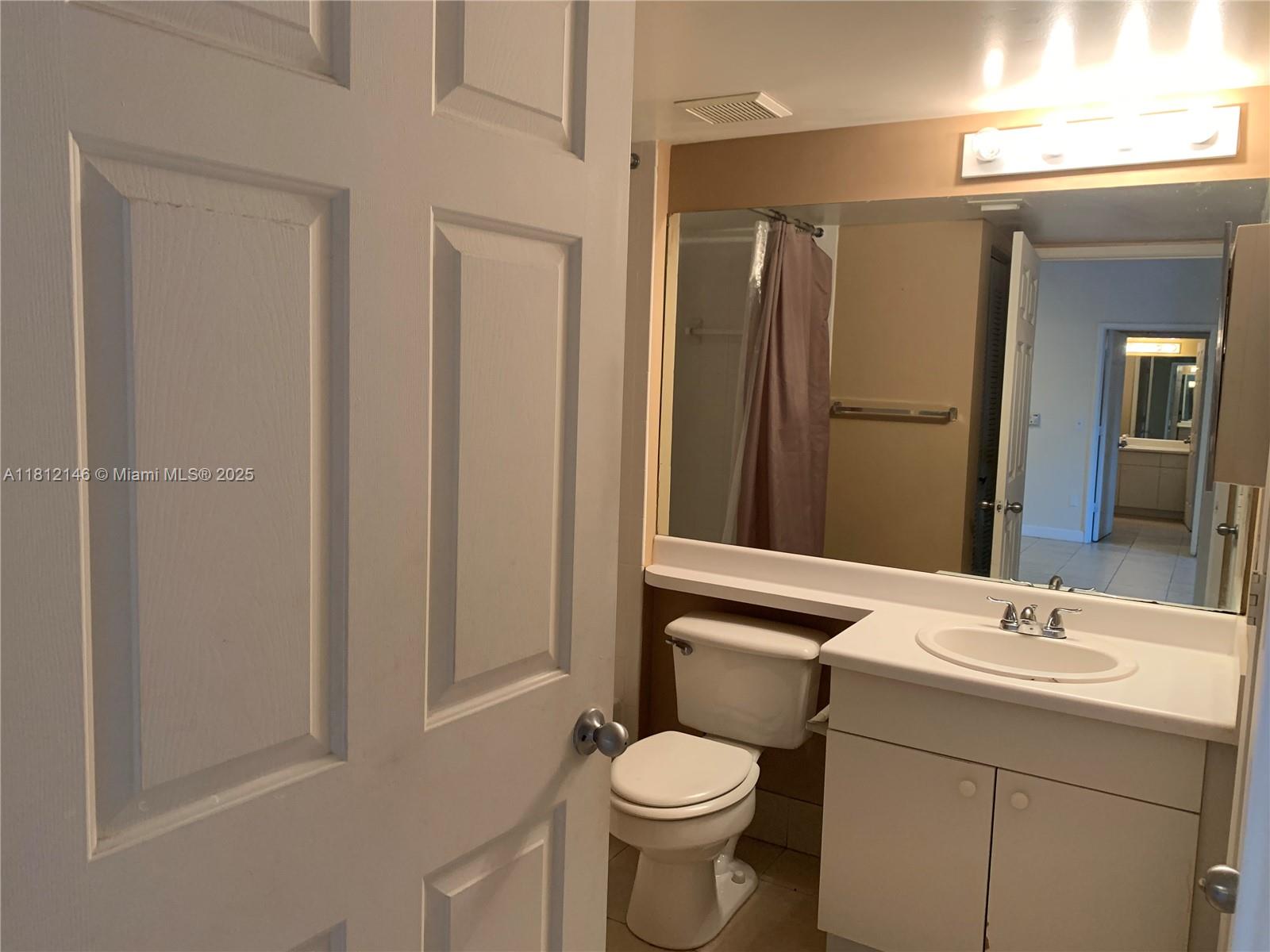 ROYAL GRAND CONDO - Residential Lease