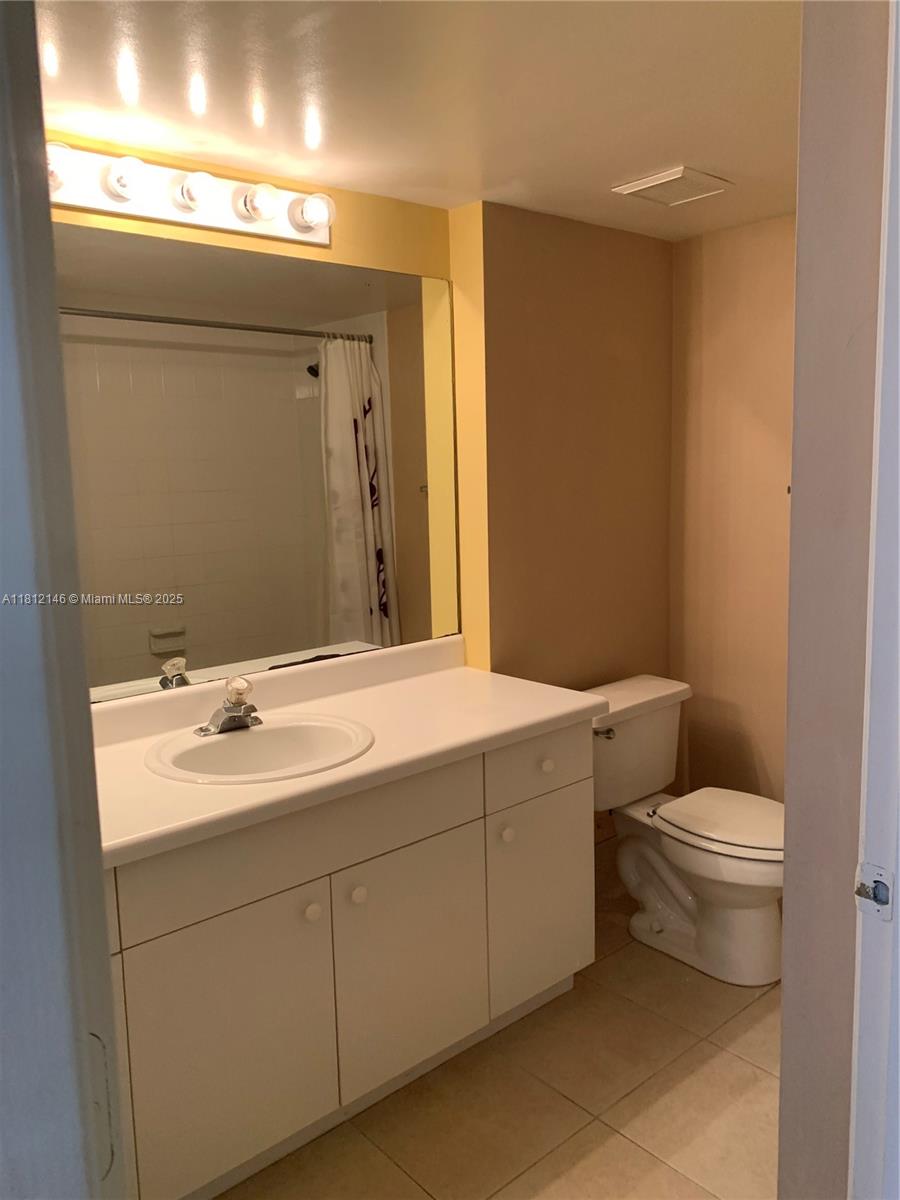 ROYAL GRAND CONDO - Residential Lease
