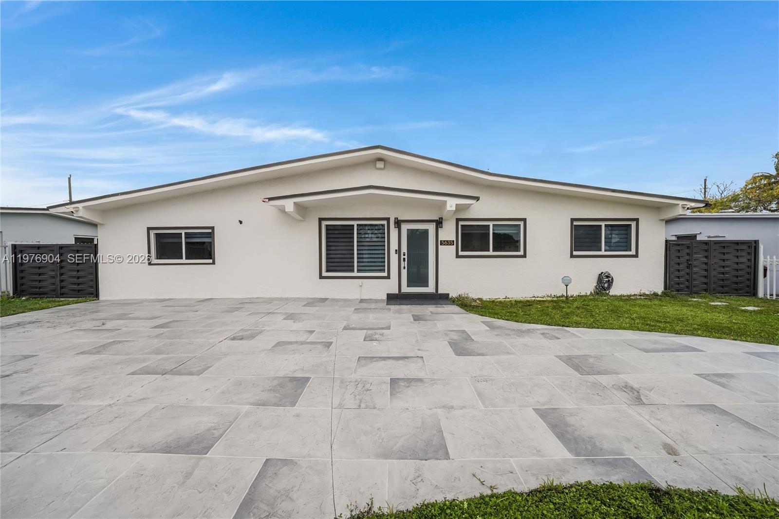 PALM SPRINGS ESTS 4TH ADD - Residential