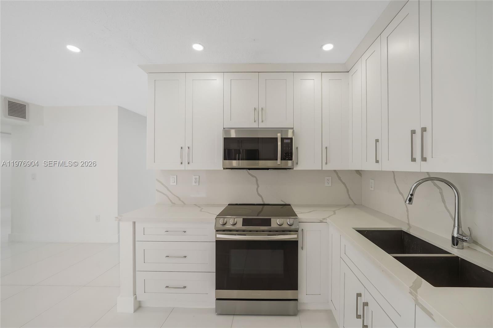 PALM SPRINGS ESTS 4TH ADD - Residential