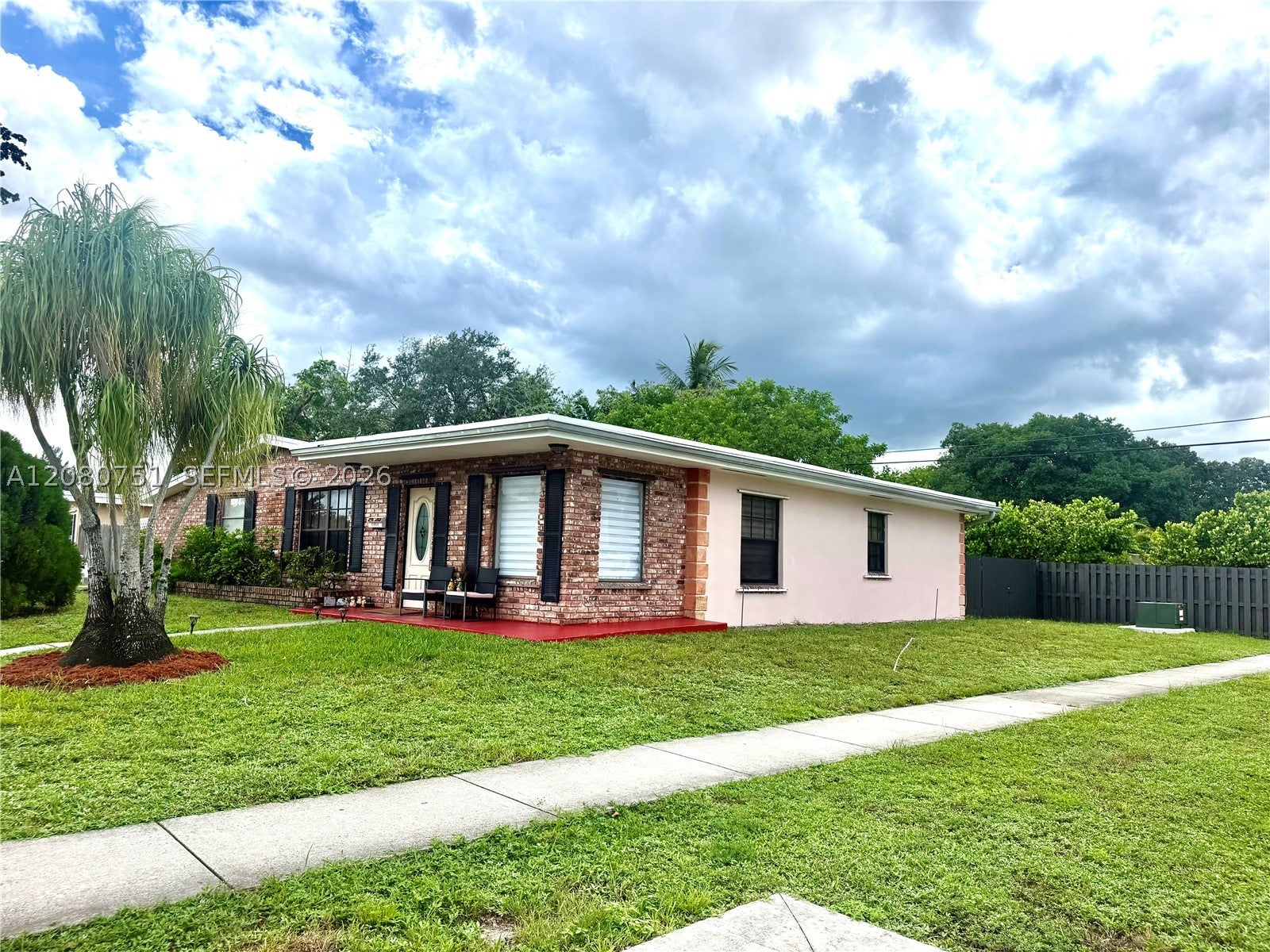 3851 SW 59th Ter, Davie FL 33314