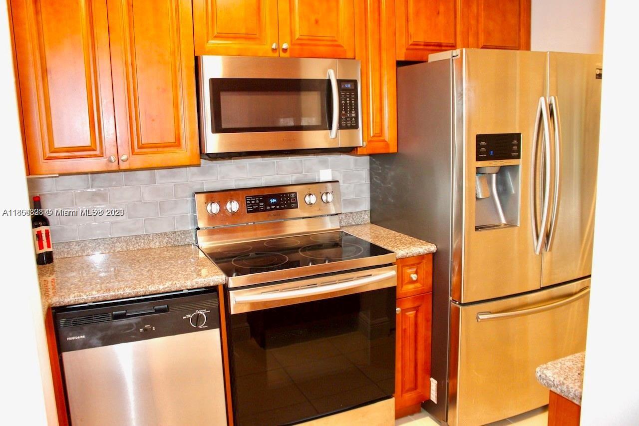 SUMMIT PINES UNIT 4 - Residential Lease