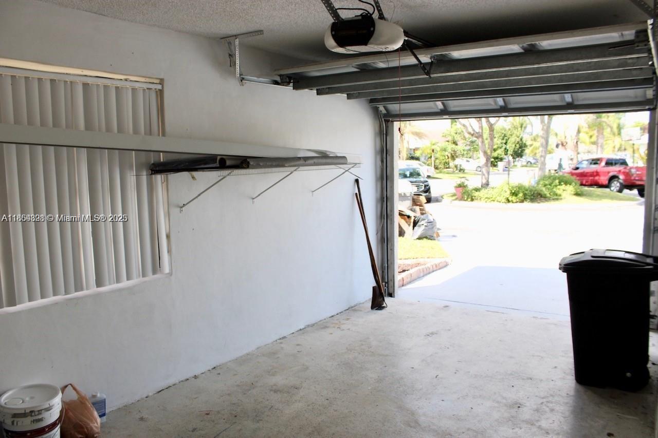 SUMMIT PINES UNIT 4 - Residential Lease