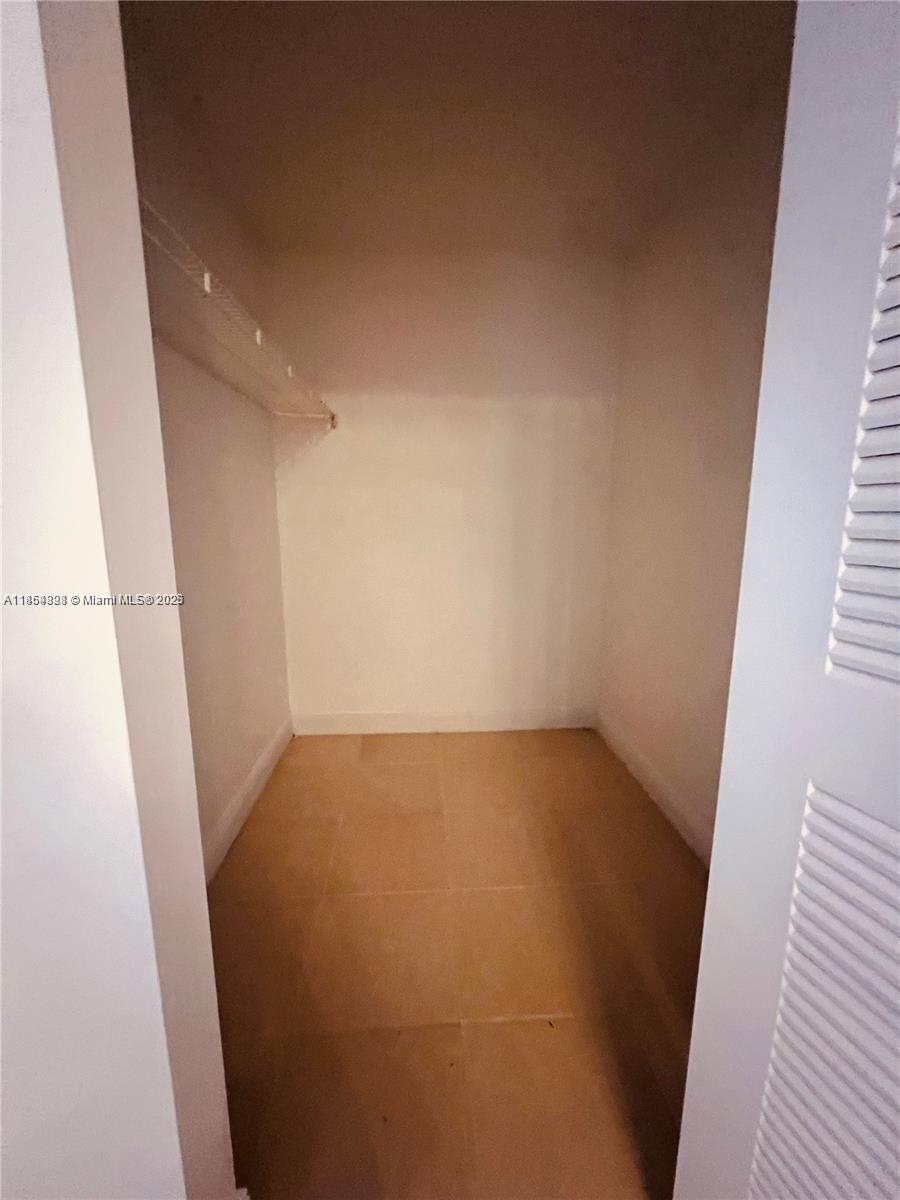 SUMMIT PINES UNIT 4 - Residential Lease