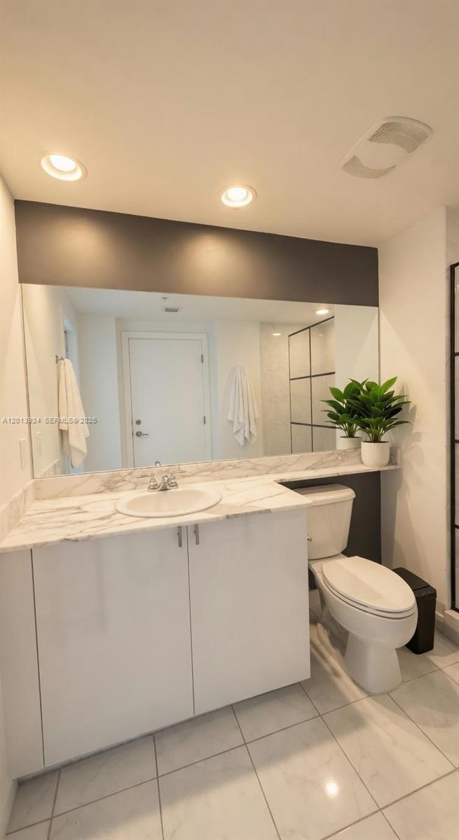 VENTURE AT AVENTURA WEST - Residential