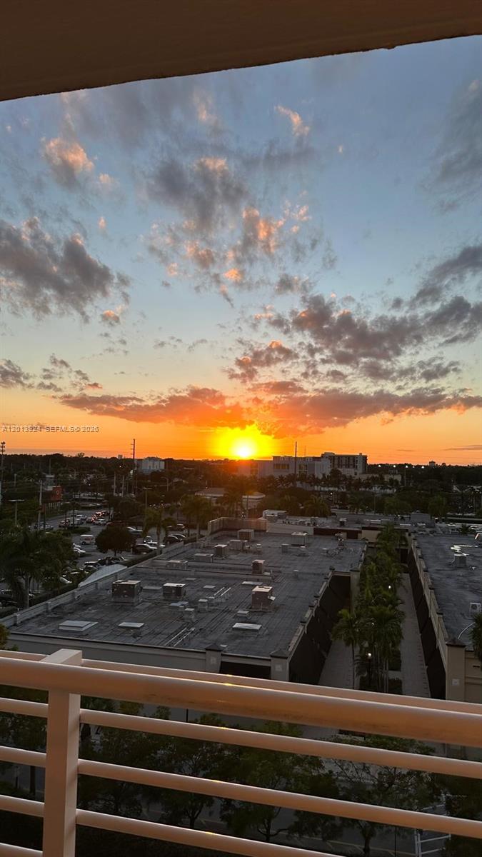 VENTURE AT AVENTURA WEST - Residential