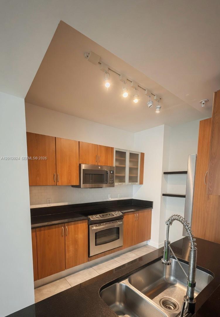 VENTURE AT AVENTURA WEST - Residential