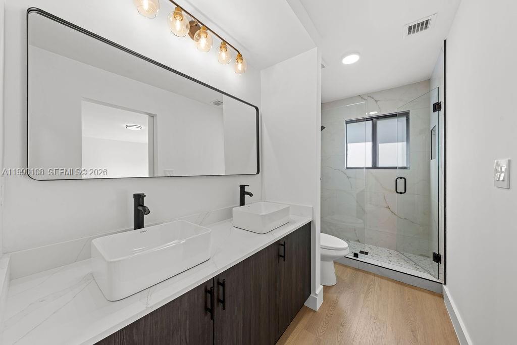 JUNIPER AT THE HAMMOCKS - Residential