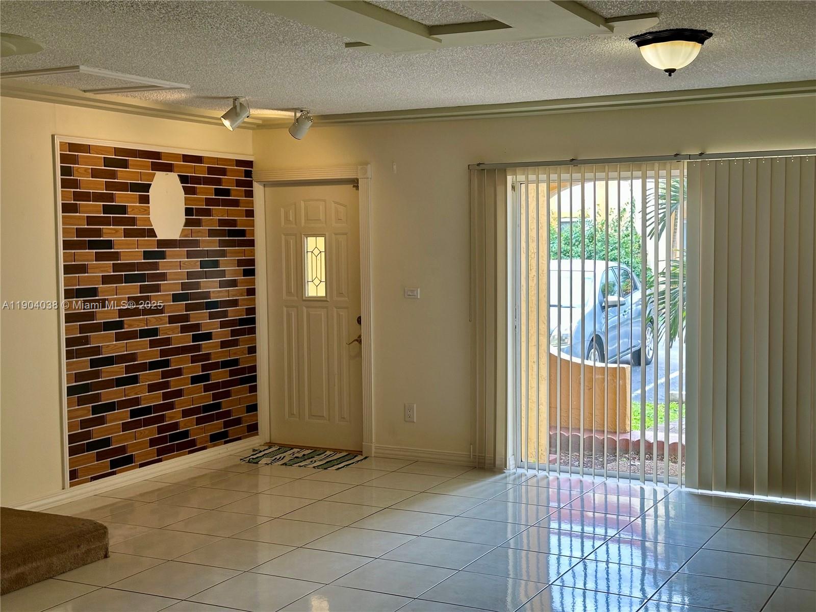 TARACOMA TOWNHOMES CONDO - Residential