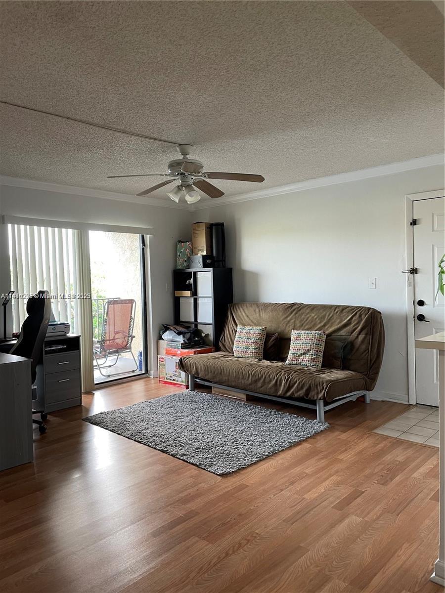 450 W Palm Cir W 307