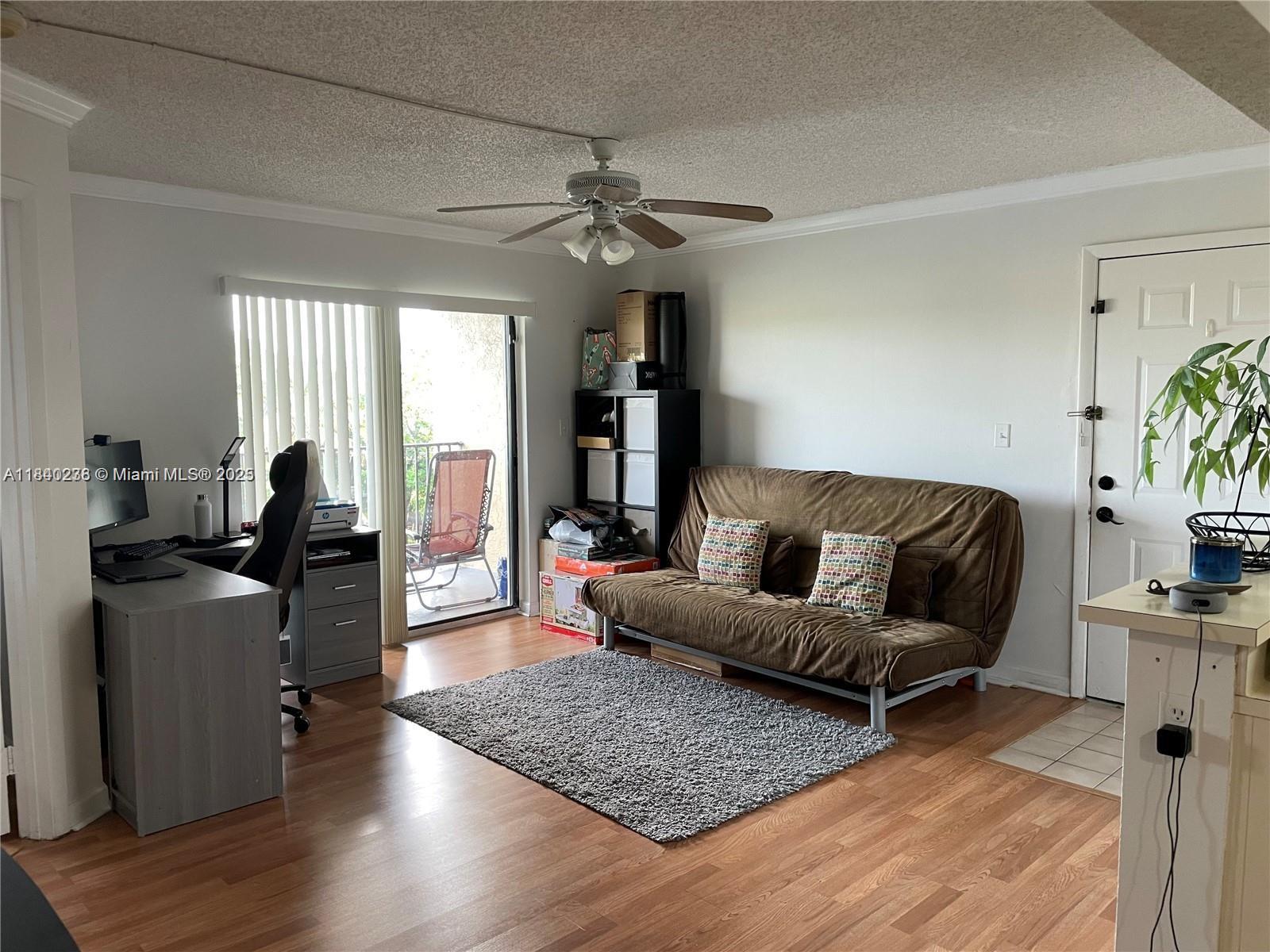 Don’t miss this well-maintained 1 bed / 1 bath unit in the highly sought-after The Palms at Pembroke Pines. Enjoy serene water views from your living room, overlooking a peaceful lake. This spacious condo offers an open living area, in-unit washer and dryer, and is in great condition; ready for move-in!
The community features resort-style amenities, including a pool, jacuzzi, lush tropical landscaping, fitness center, clubhouse, and more. Conveniently located near shopping, dining, and major highways.
Live in comfort and style—schedule your showing today!