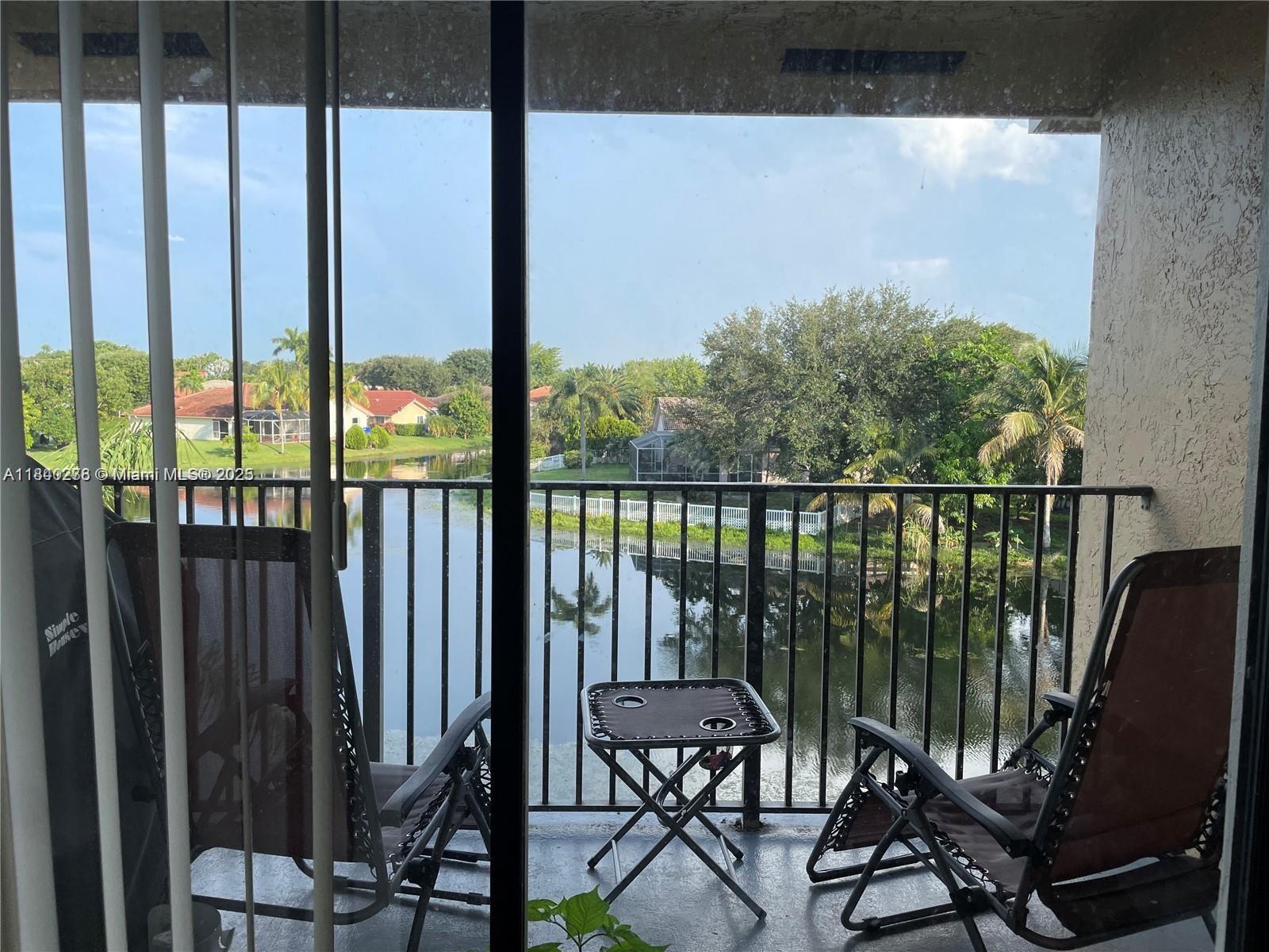450 W Palm Cir W 307