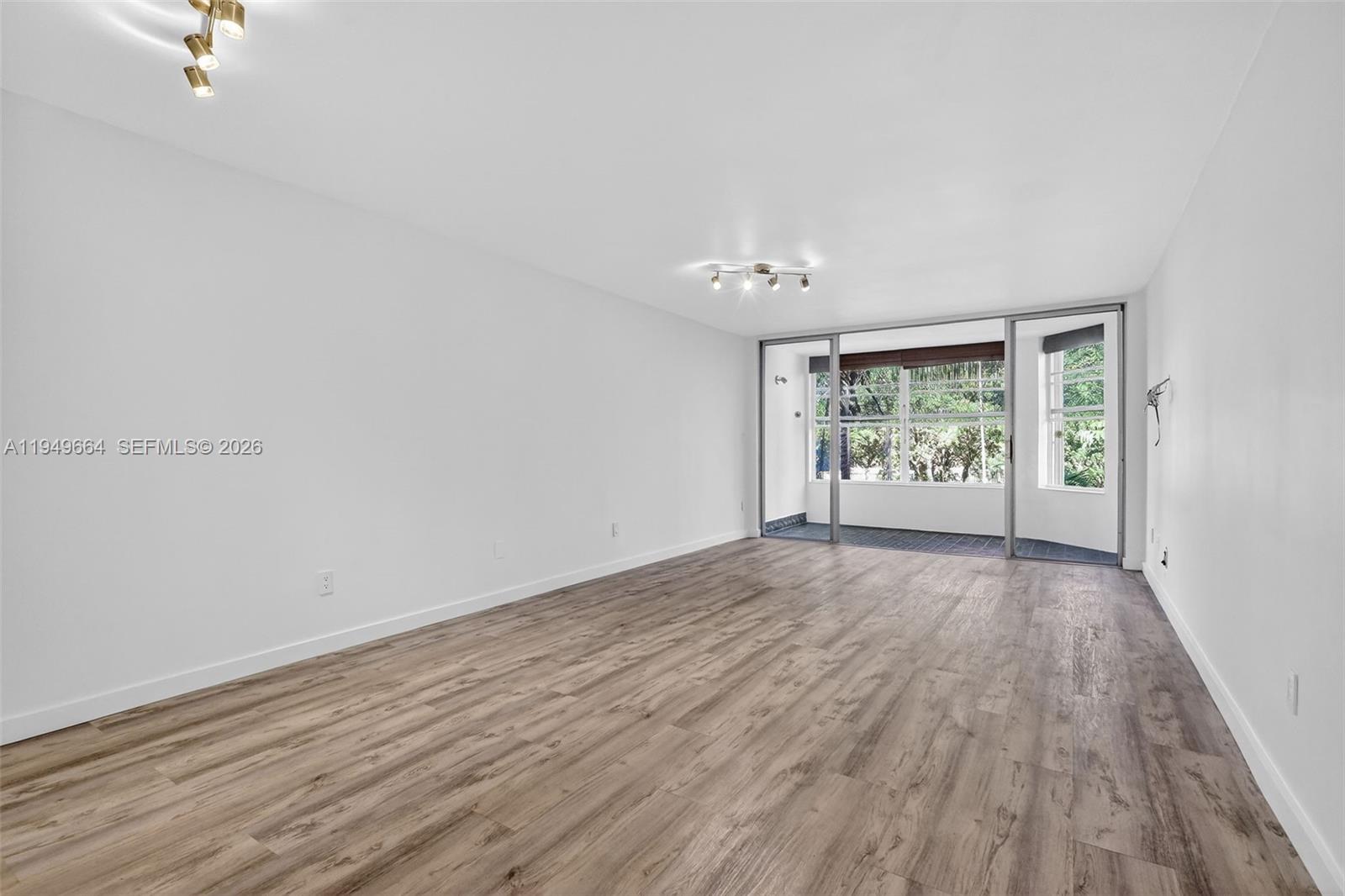 ROLLING GREEN CONDO - Residential