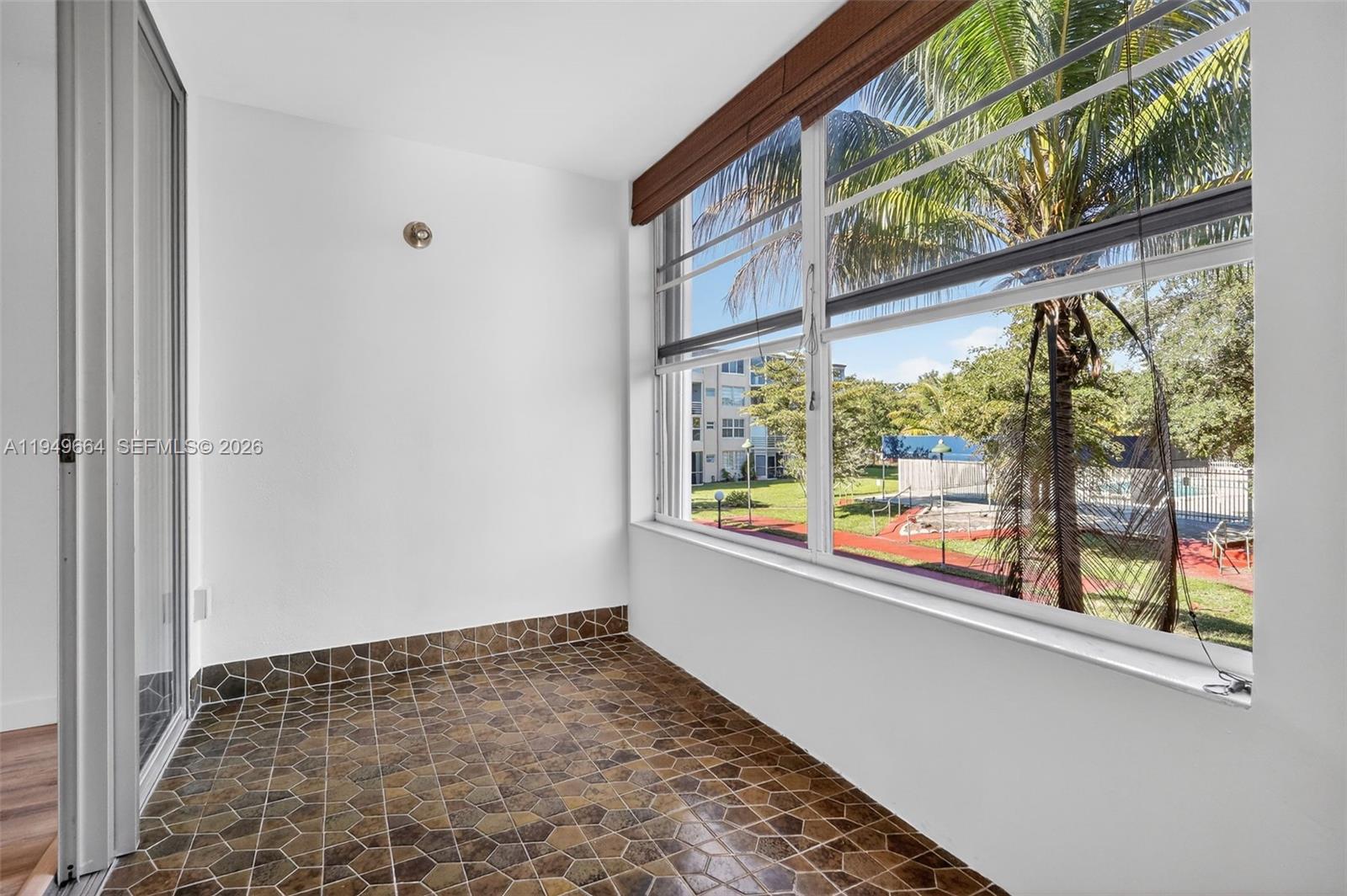 ROLLING GREEN CONDO - Residential