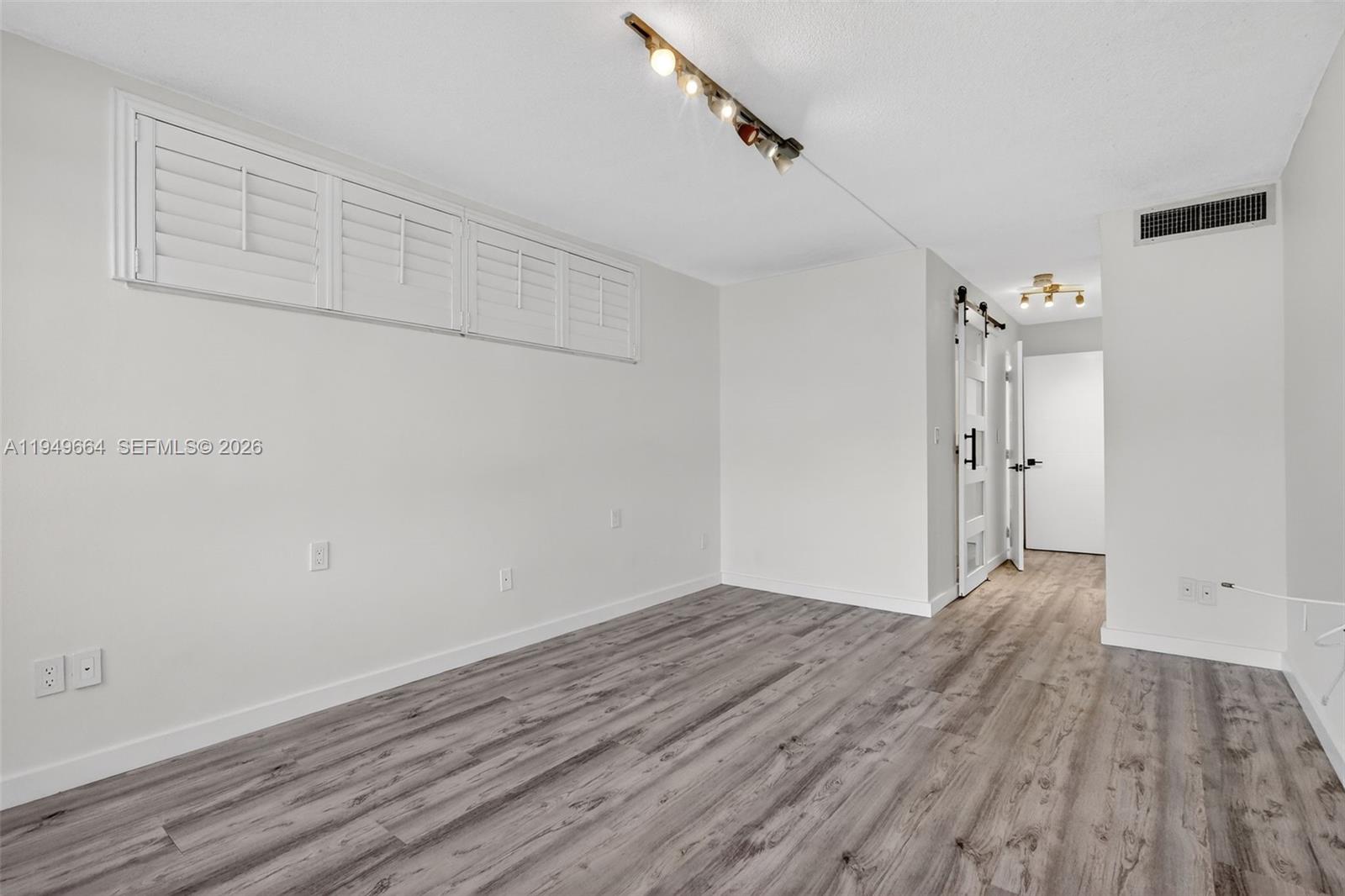 ROLLING GREEN CONDO - Residential