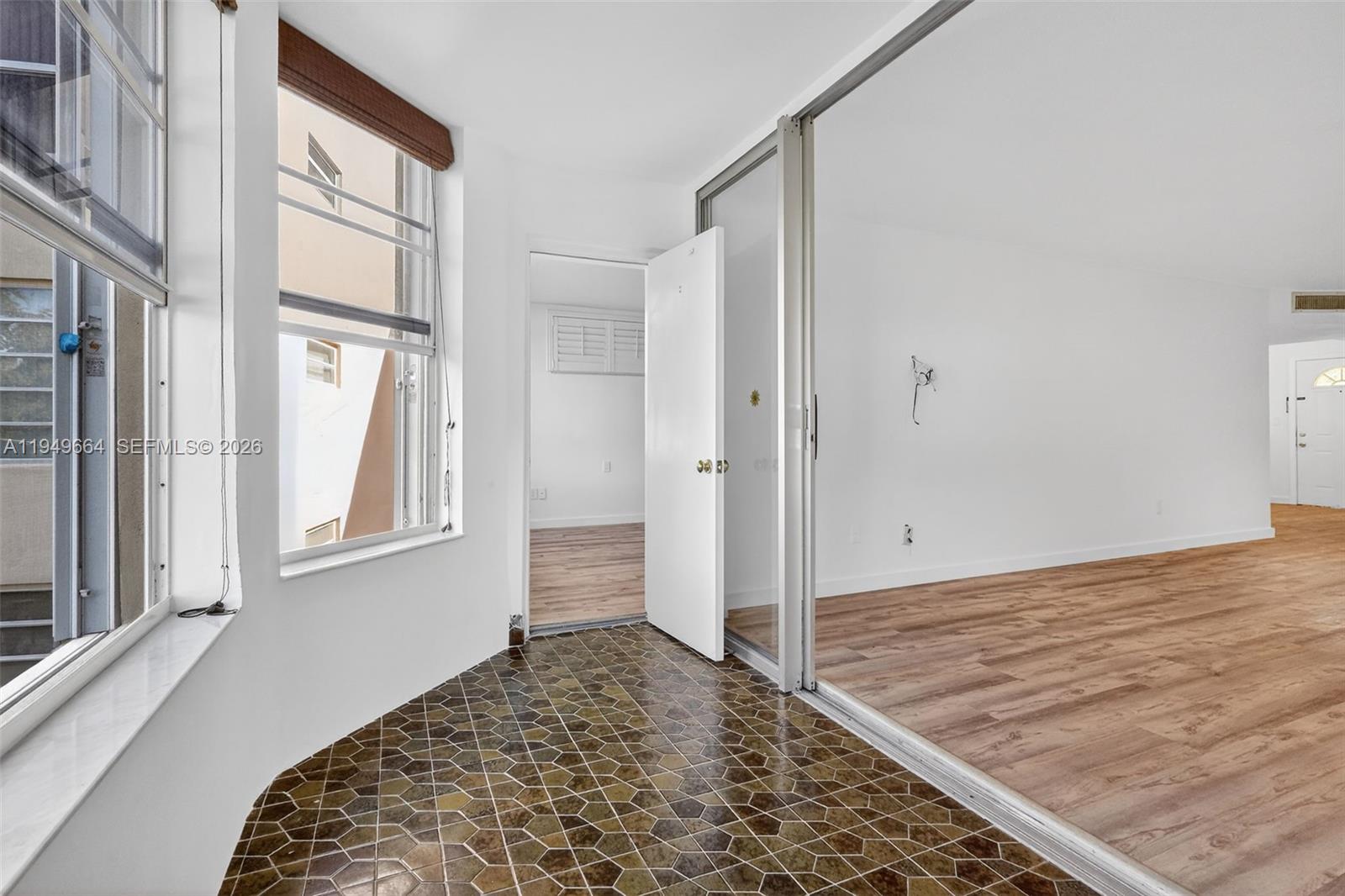 ROLLING GREEN CONDO - Residential