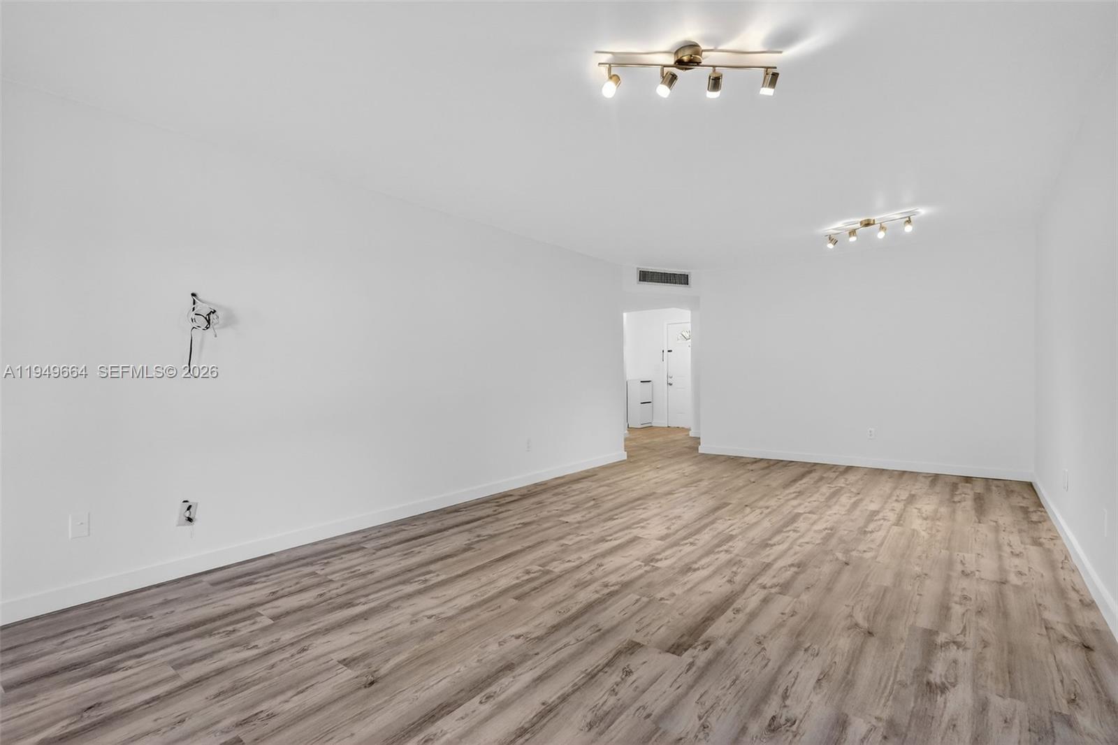 ROLLING GREEN CONDO - Residential