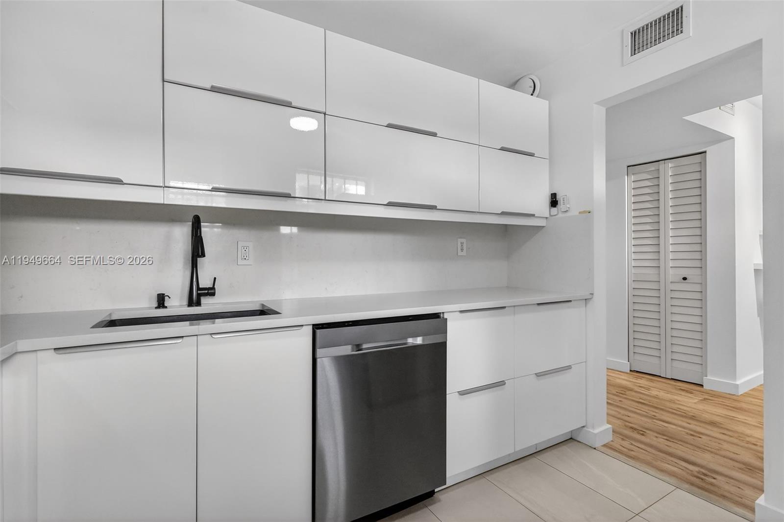 ROLLING GREEN CONDO - Residential