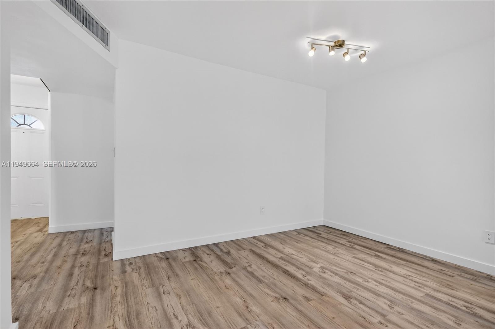 ROLLING GREEN CONDO - Residential