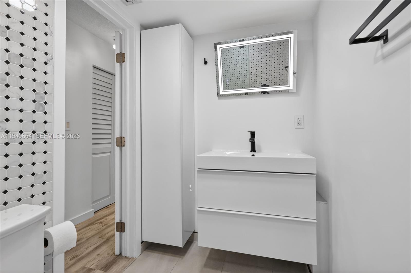 ROLLING GREEN CONDO - Residential