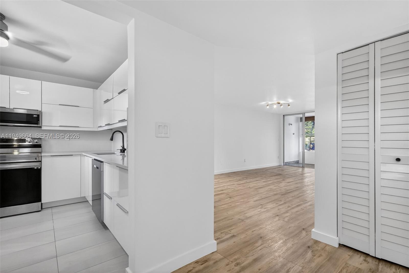 ROLLING GREEN CONDO - Residential