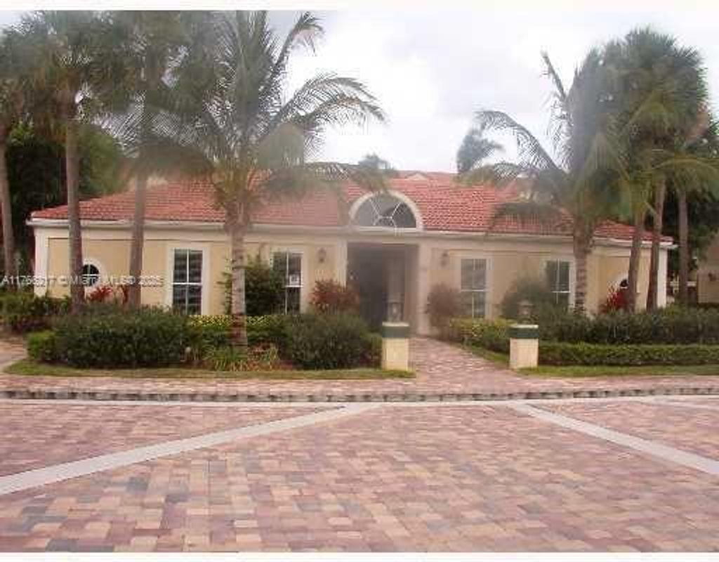 Photo of 927 Riverside Dr #314, Coral Springs, FL 33071 (MLS # A11766217)