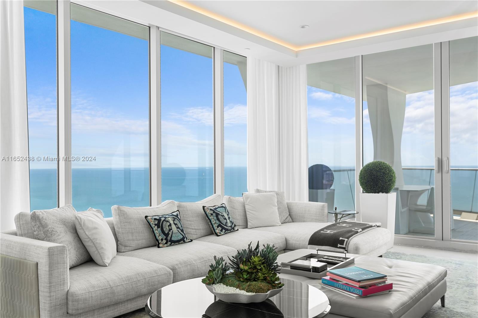 Photo 17 of 41 of 16901 Collins Ave 3305 condo