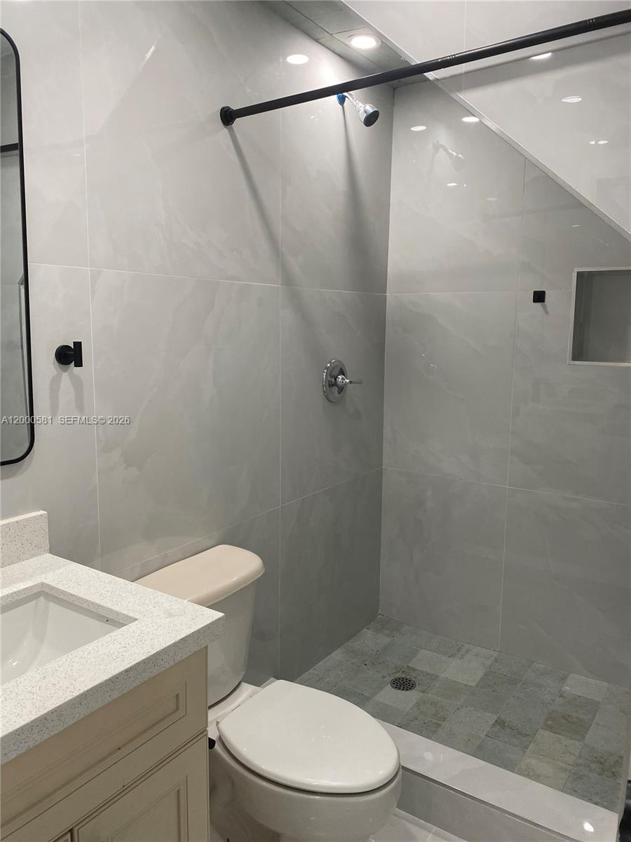 SILVER BLUFF EST SEC C - Residential Lease