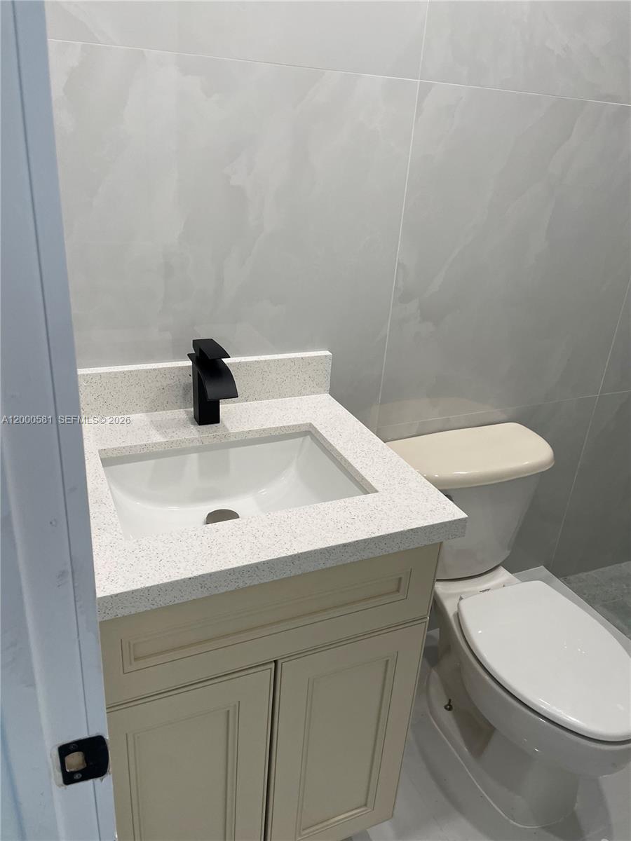 SILVER BLUFF EST SEC C - Residential Lease