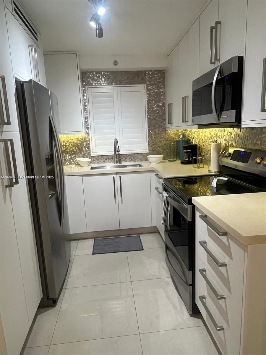 RIVER RUN CONDO PH I - Residential Lease