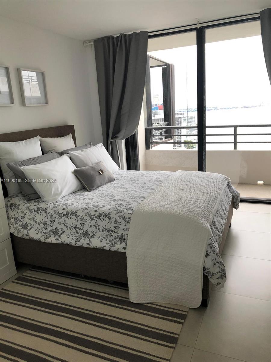 BRICKELL BAY CLUB CONDO - Residential Lease