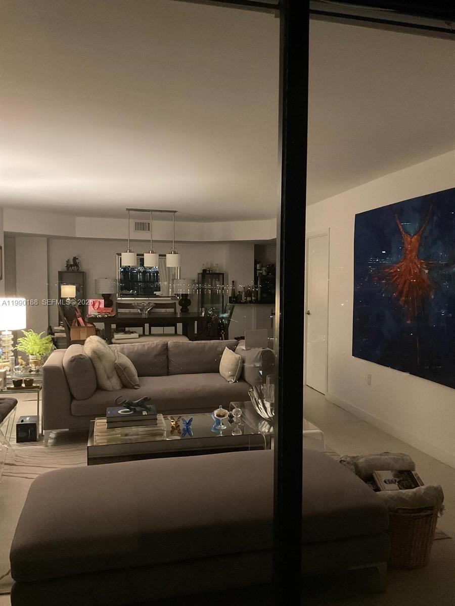BRICKELL BAY CLUB CONDO - Residential Lease