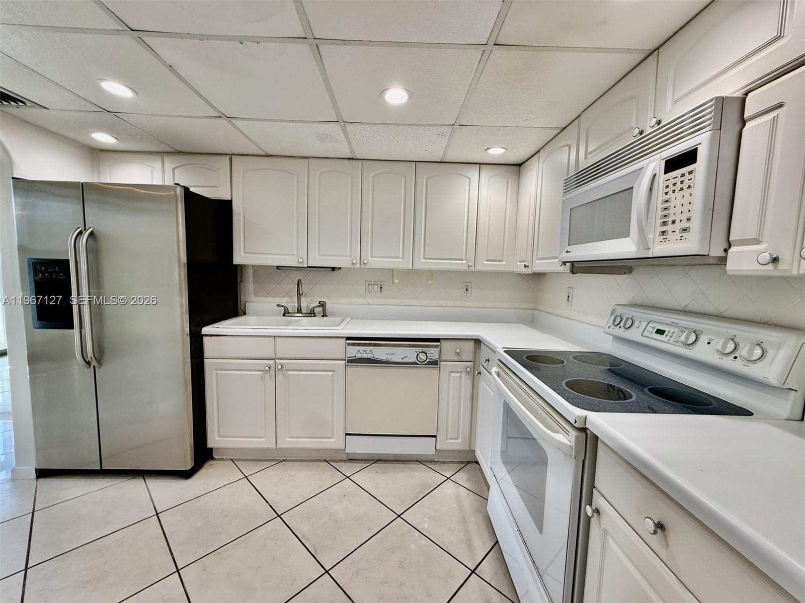 POINTE CONDO - Residential