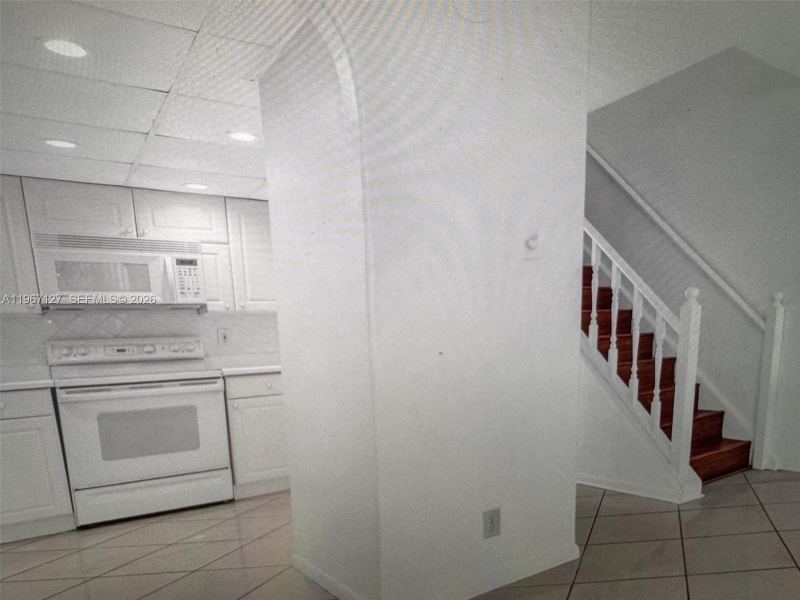 POINTE CONDO - Residential