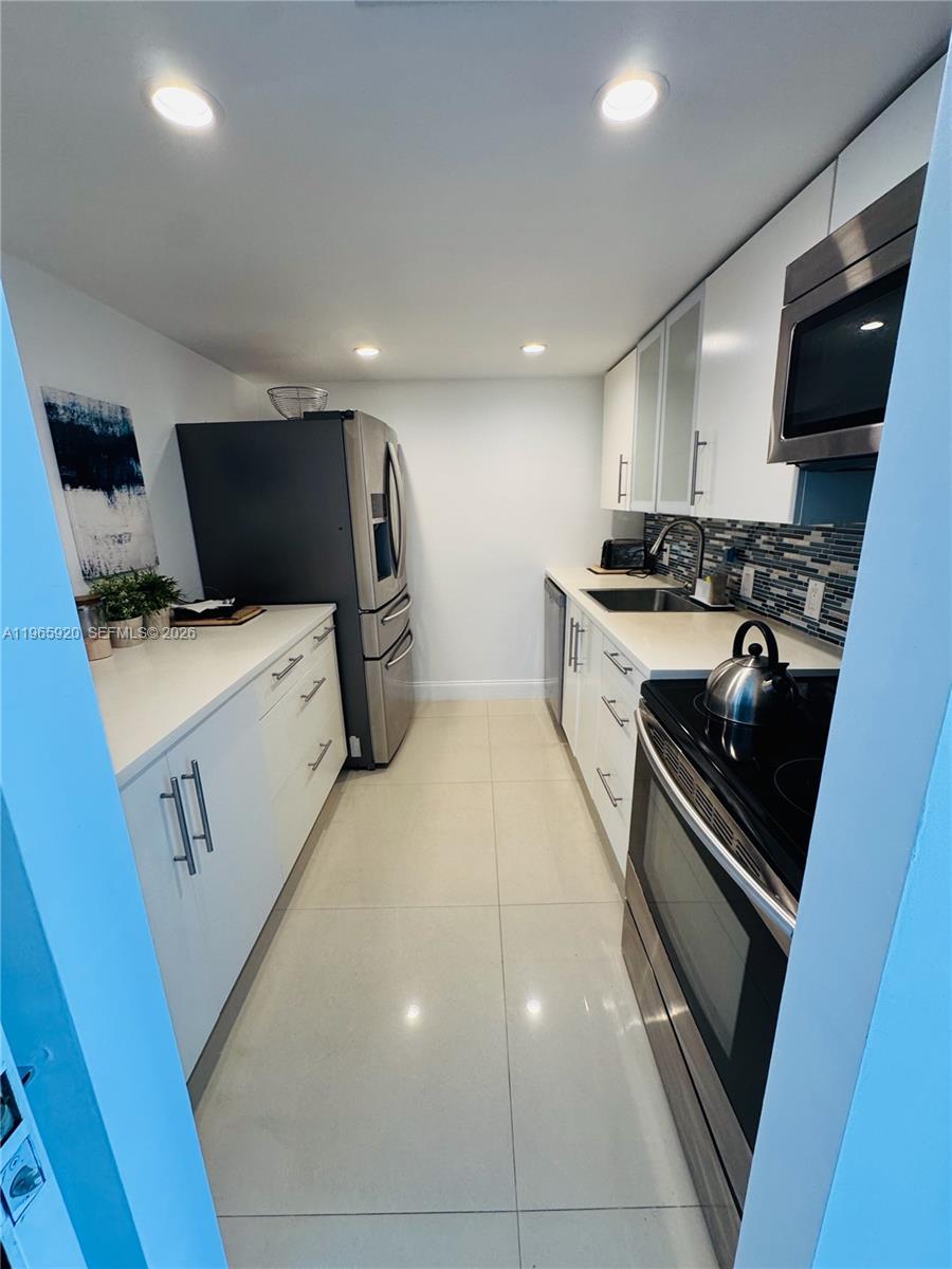 20335 W Country Club Dr 608