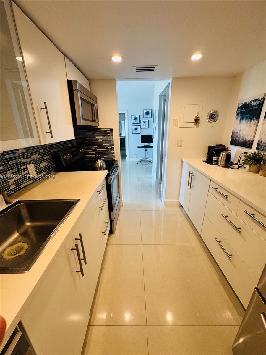 CORONADO CONDO-TOWER II - Residential