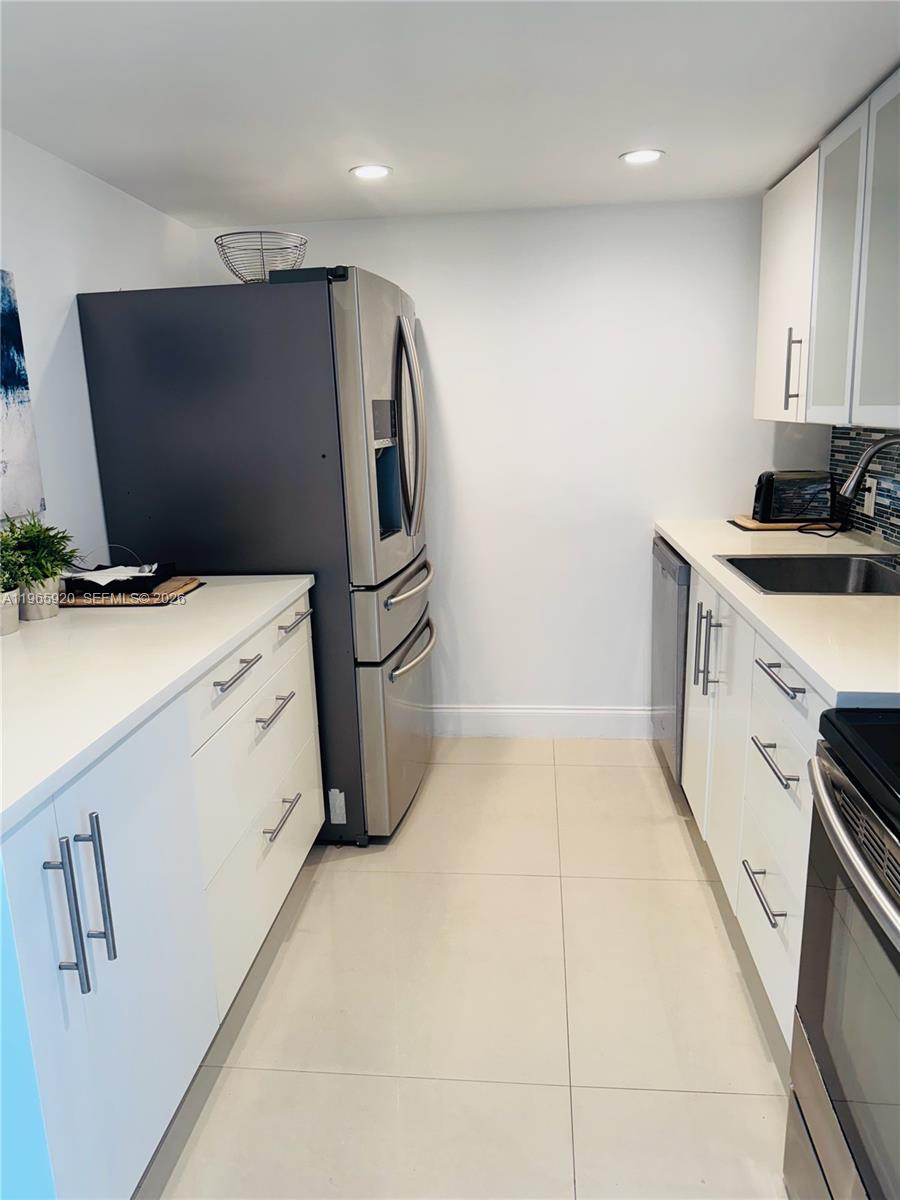 20335 W Country Club Dr 608