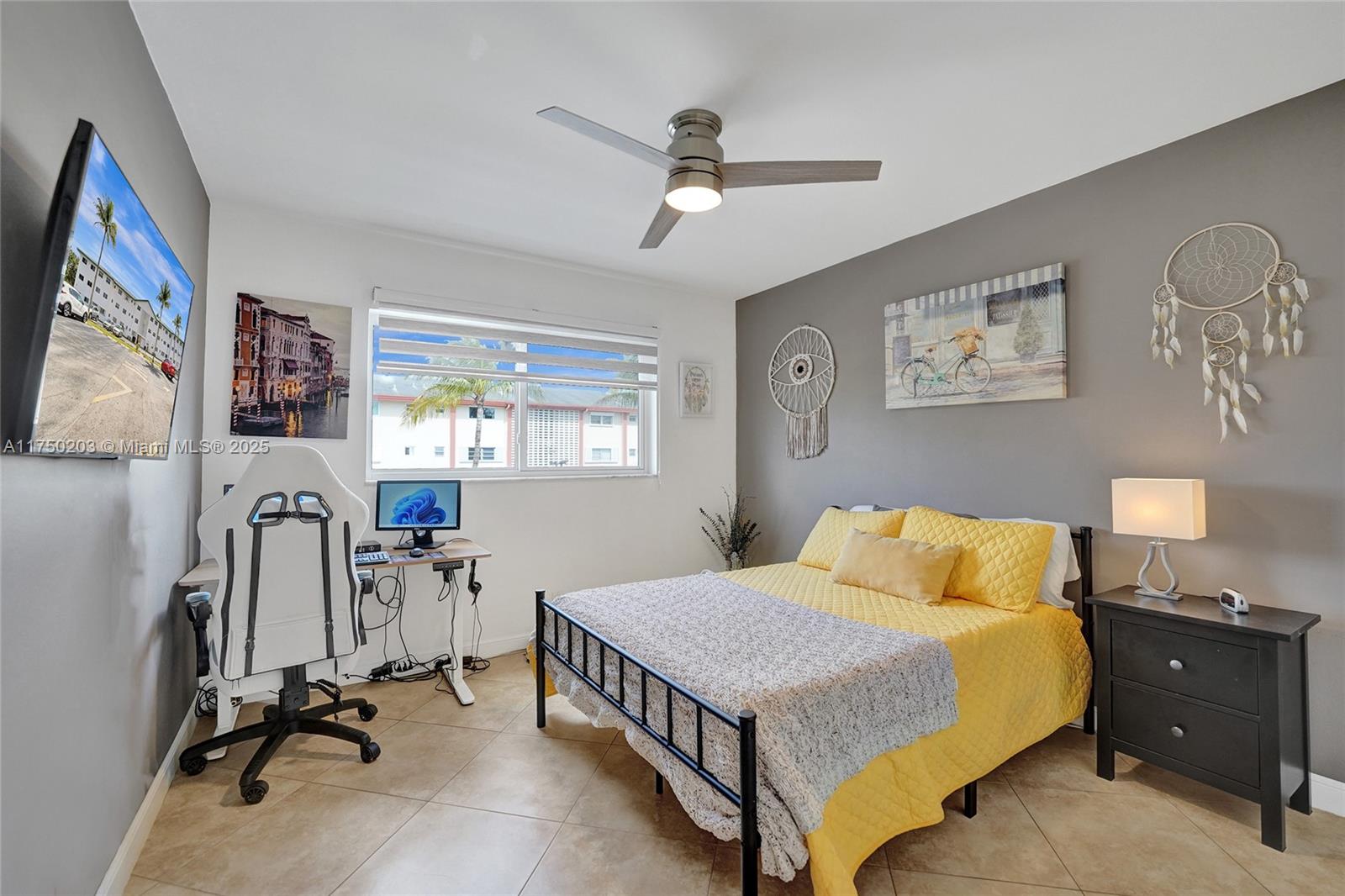 BEVERLY HILLS CONDO - Residential