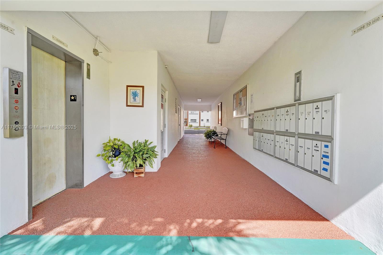 BEVERLY HILLS CONDO - Residential