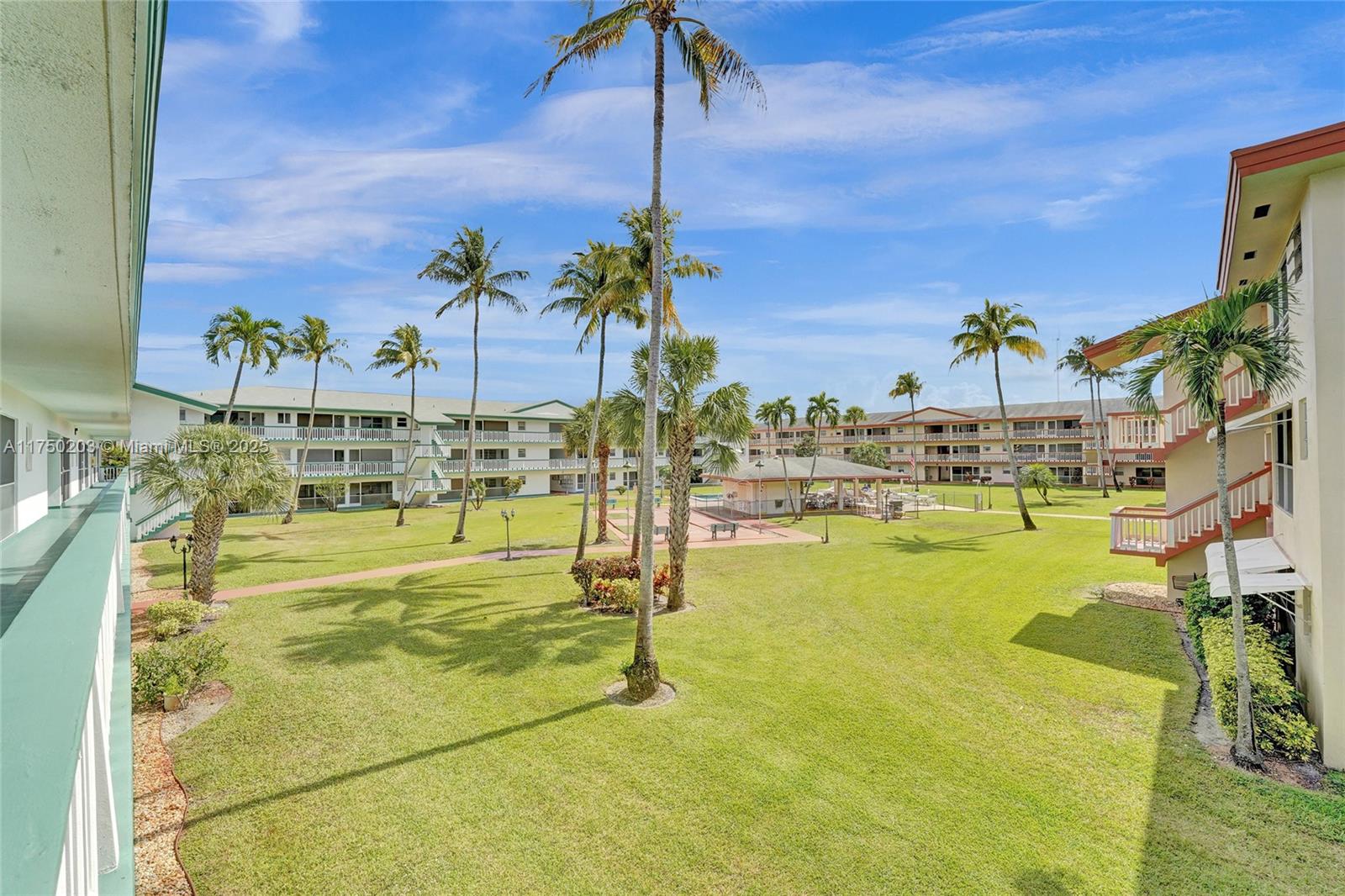 BEVERLY HILLS CONDO - Residential