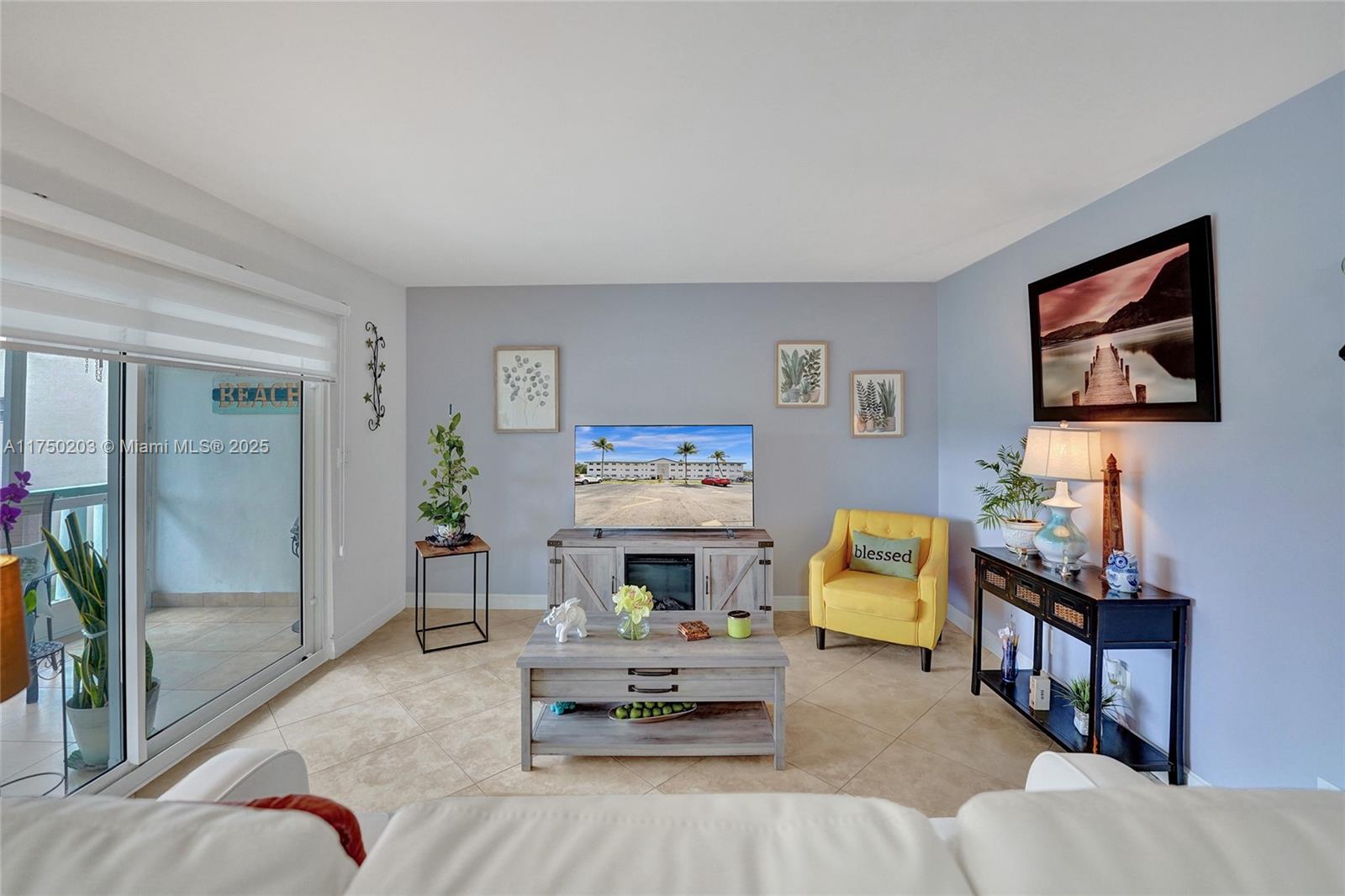 BEVERLY HILLS CONDO - Residential